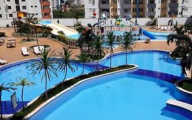 Riviera Park com Banheira e Sacada em Caldas Novas